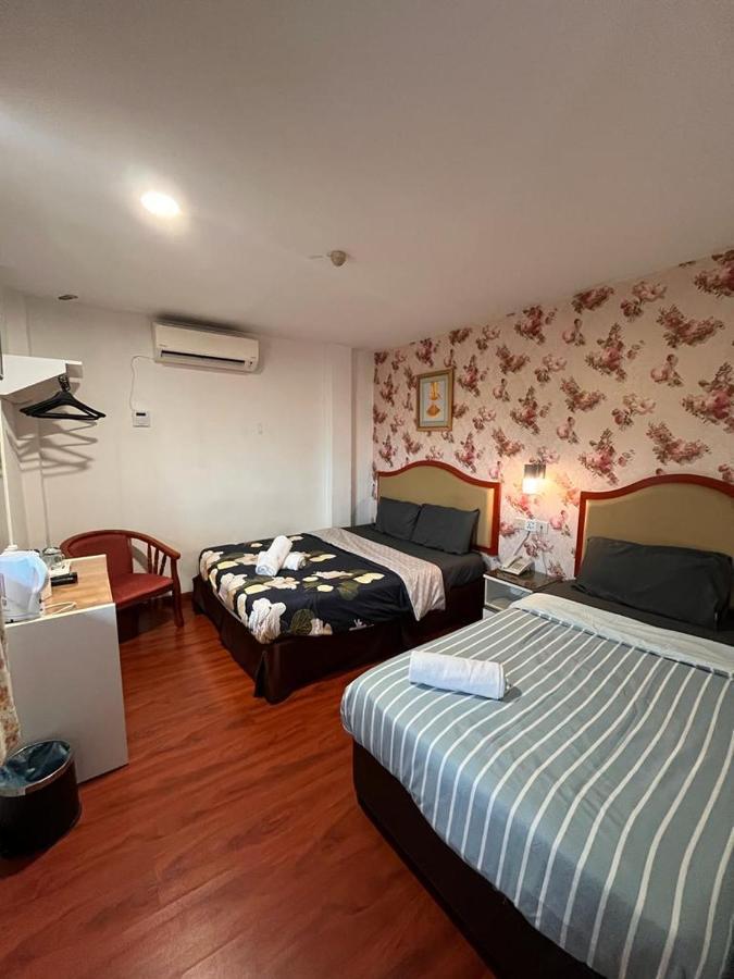 Mr Hotel Nusa Bestari Скудай Екстер'єр фото