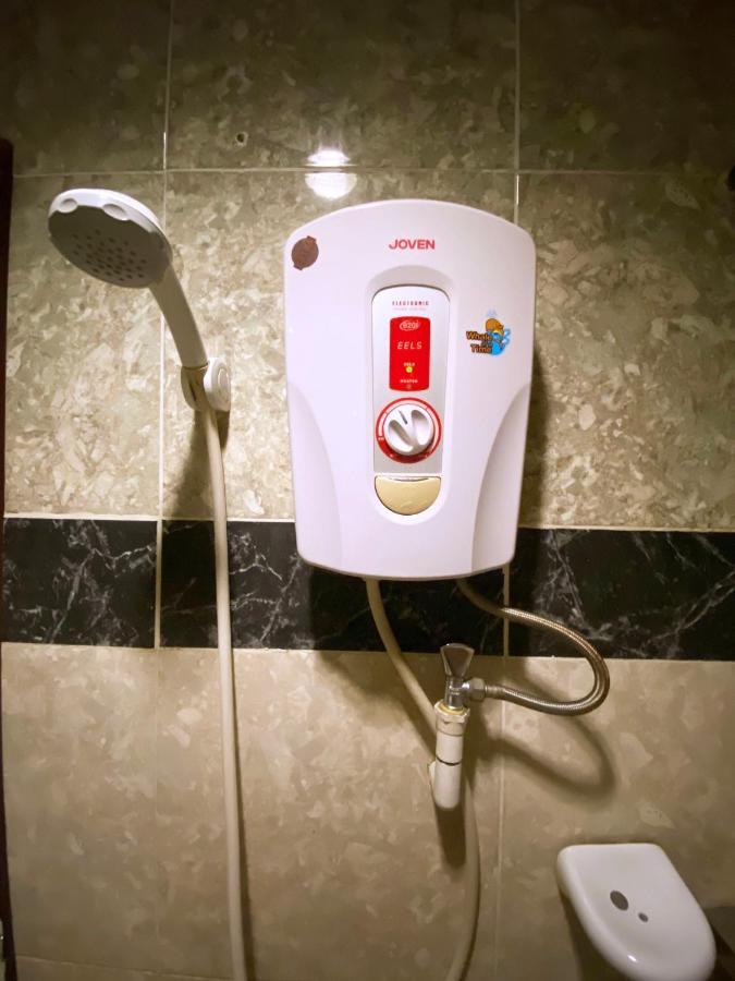 Mr Hotel Nusa Bestari Скудай Екстер'єр фото