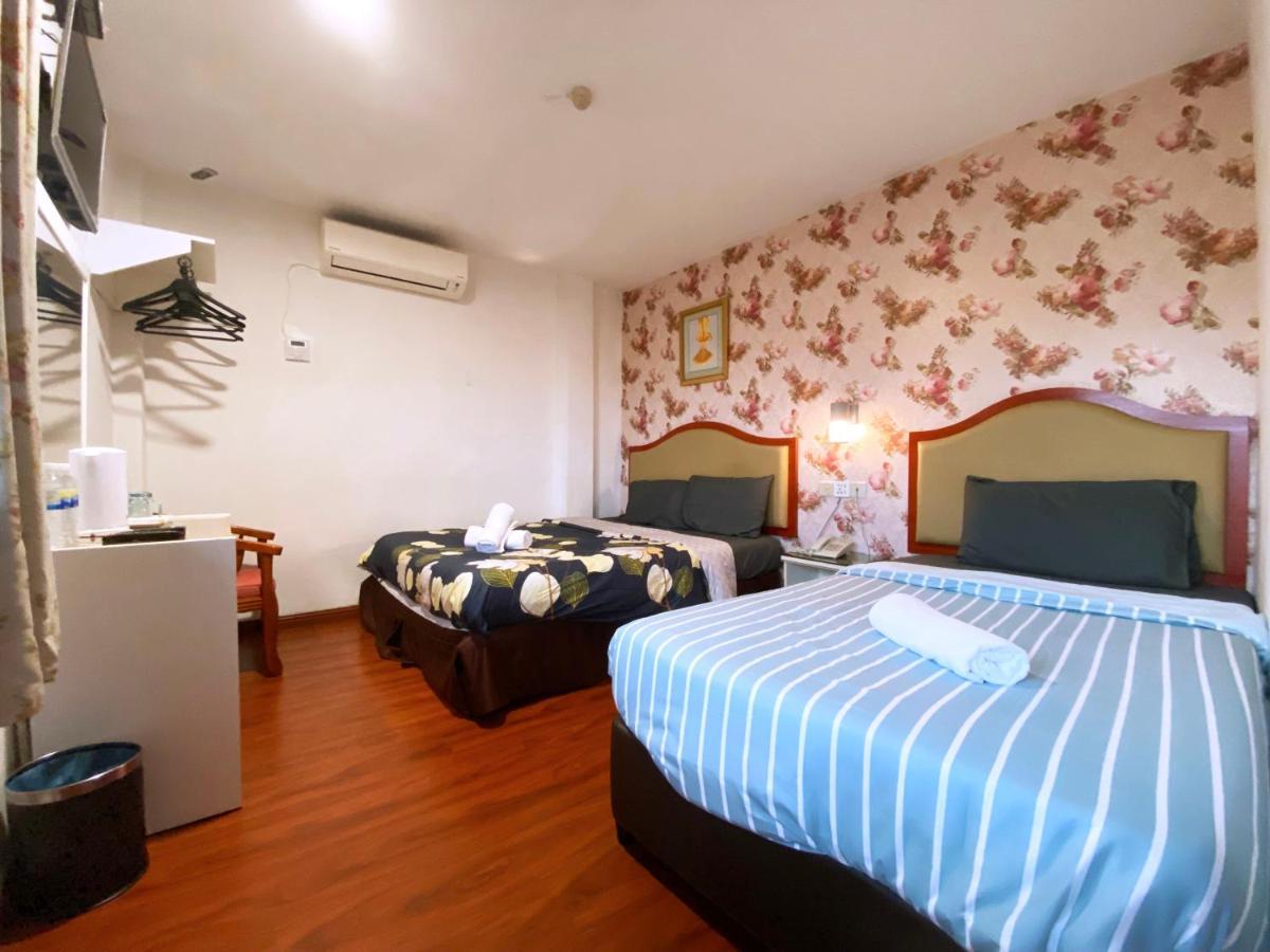 Mr Hotel Nusa Bestari Скудай Екстер'єр фото